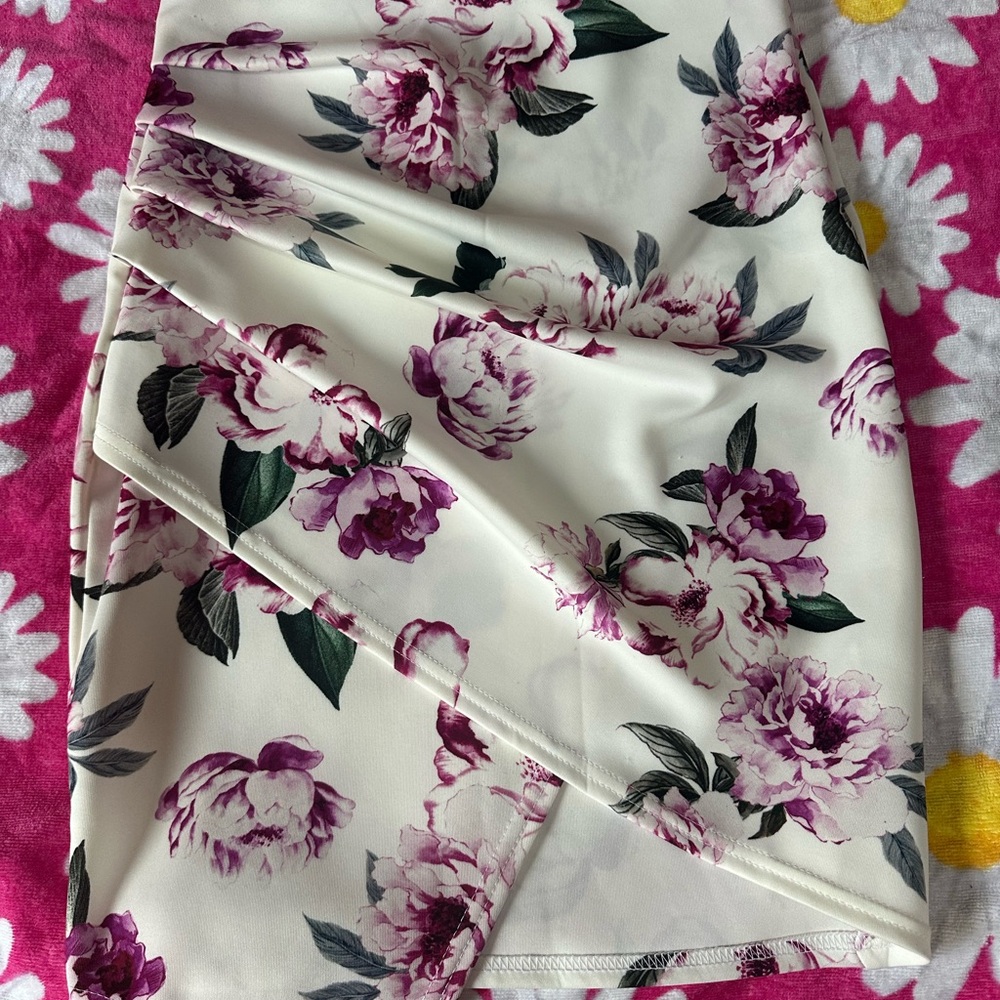 Boohoo Asymmetrical Floral Skirt - Cream and Purple
